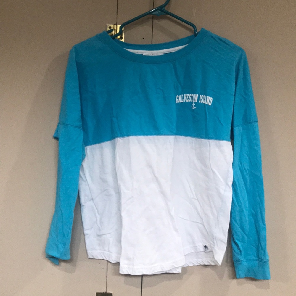 Long sleeve t-shirt. Size sm